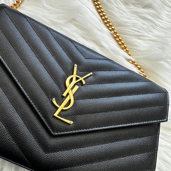 Saint Laurent Grain de Poudre Envelope Wallet on Chain - Picture 10 of 15